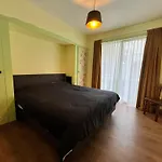 Charming 2-bedroom In The Heart Of T30 Appartement