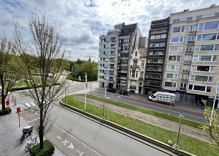 Charming 2-bedroom In The Heart Of T30 Appartement Oostende